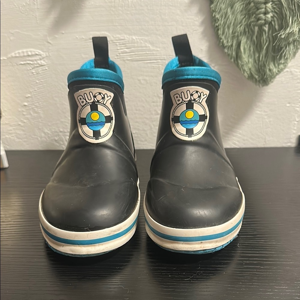 Buoy Kids Waterproof Boots - Black and Blue cow print